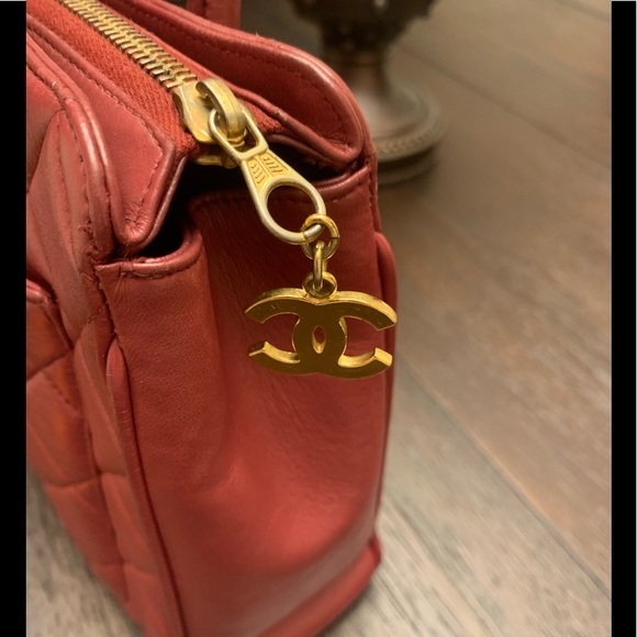 Chanel handbag - Picture 3 of 15